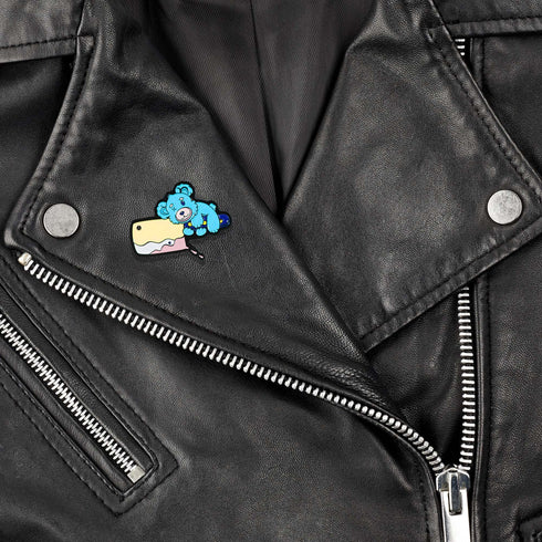 Killer Teddy Bear Enamel Pin, Butcher Bear Lapel Pin, Pastel Kawaii Pin, Weirdcore Pin, Serial Killer Lapel Pin, Creepy Bear Pin